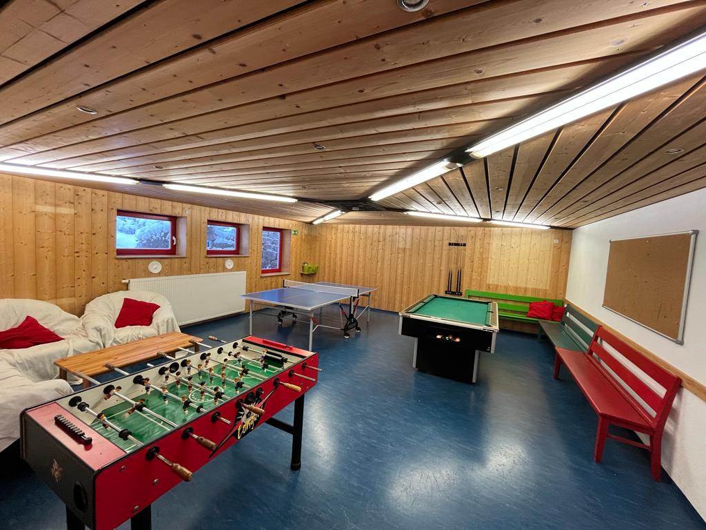 aible unten spielezimmer
